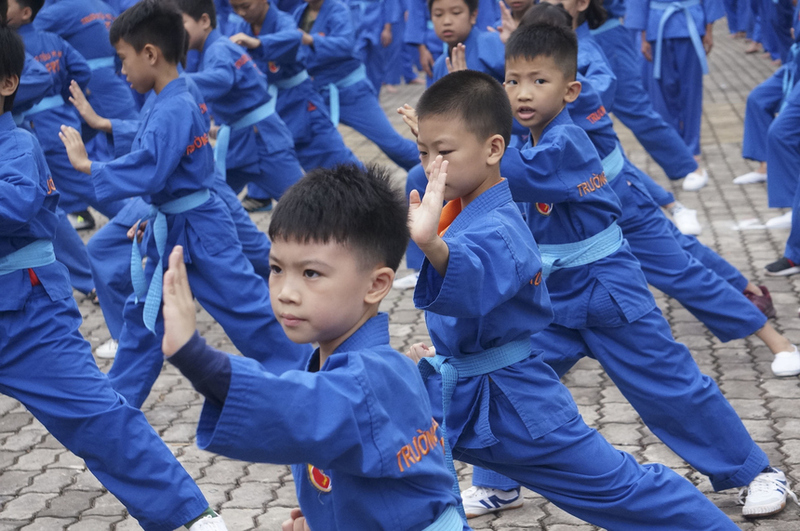 Tập Vovinam giúp rèn thể lực, tăng khả năng tự vệ, cải thiện kỷ luật và phát triển tinh thần tích cực.