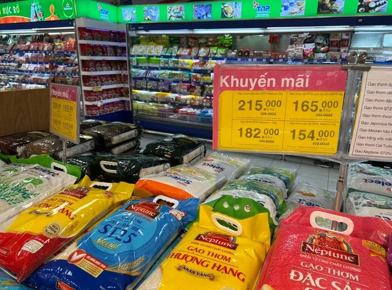 So sánh giá theo kg, chọn túi phù hợp nhu cầu và mua vào dịp khuyến mãi giúp tiết kiệm chi phí khi dùng gạo ST25.
